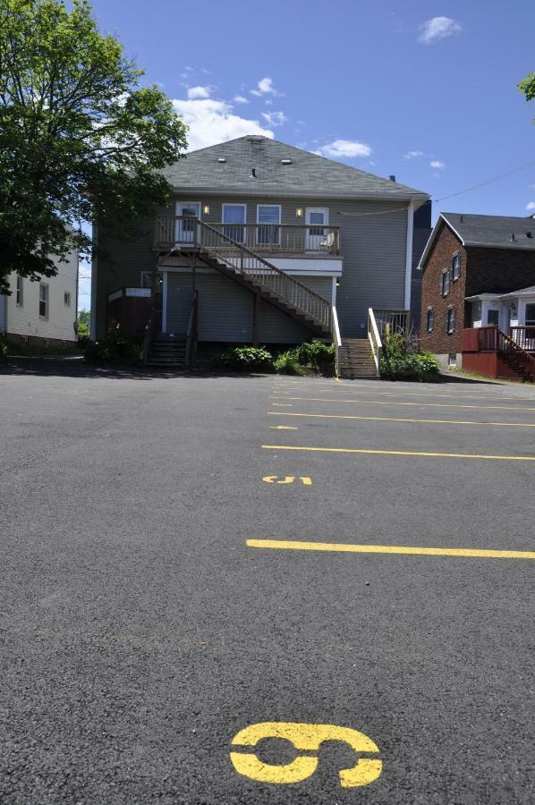 Moncton Suites - Apartments Across Georges Dumont Exterior photo
